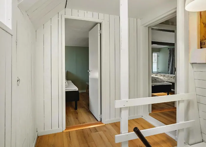 3 Bedroom Awesome In *